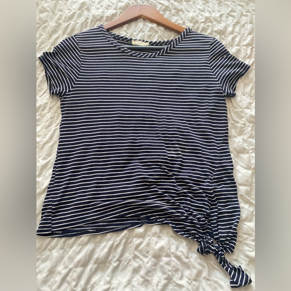 Olivia Rae Size S Tee